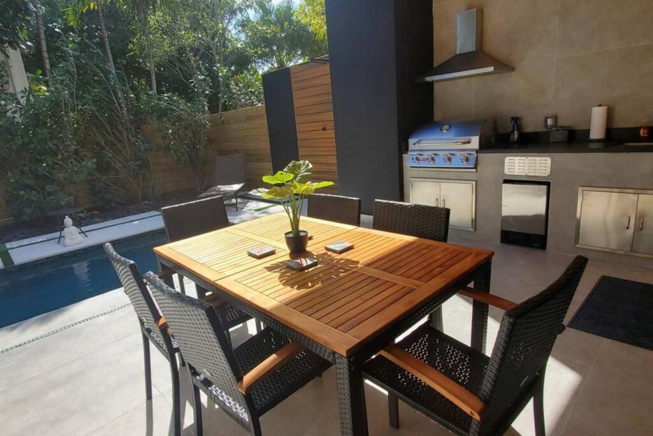 Luxury W 2 Pools Near Holiday home