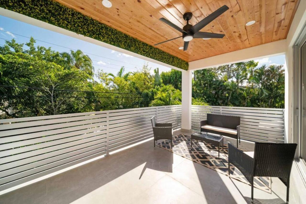 Luxury W 2 Pools Near Holiday home Fort Lauderdale