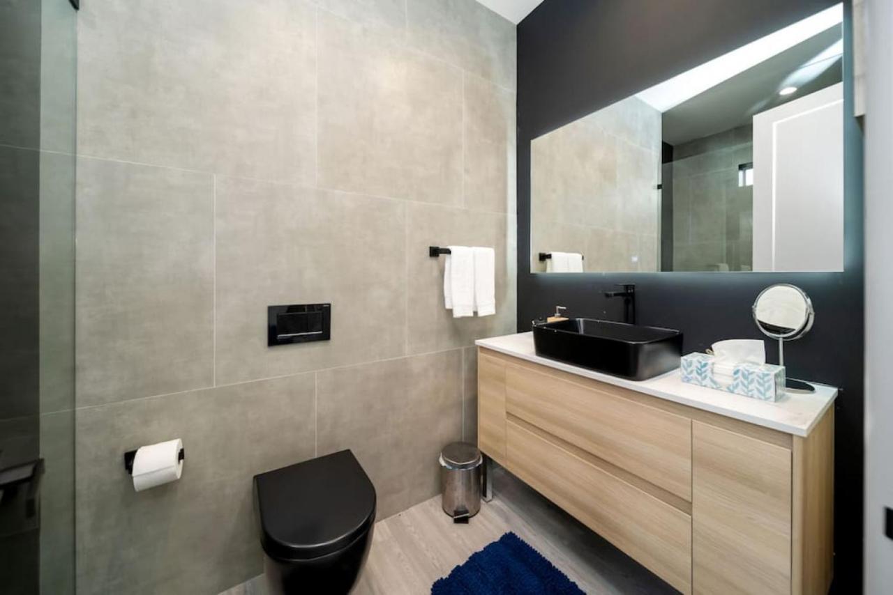 Luxury W 2 Pools Near Holiday home *