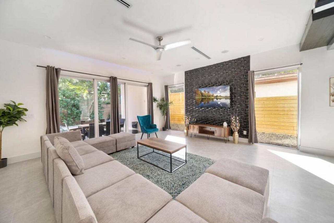 Luxury W 2 Pools Near Holiday home