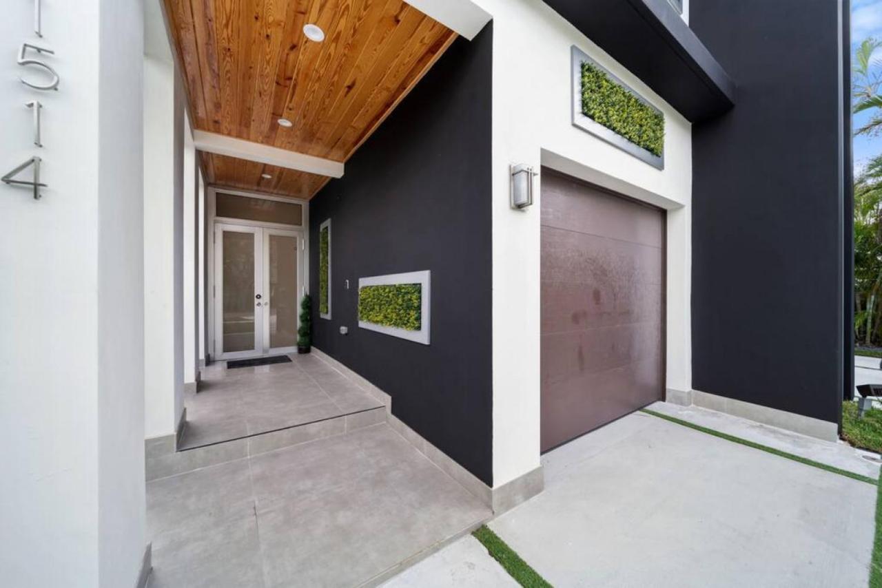 Luxury W 2 Pools Near Fort Lauderdale