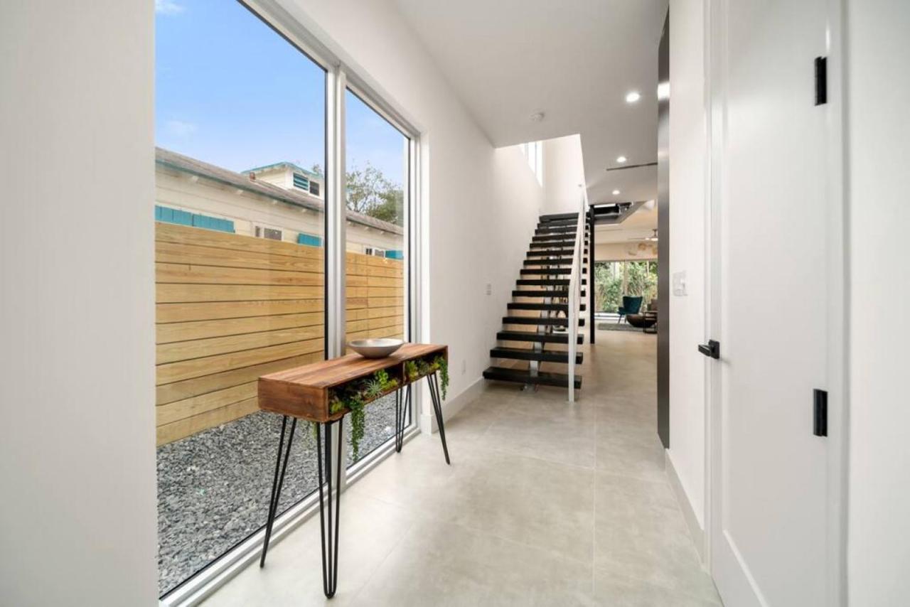 Luxury W 2 Pools Near *
