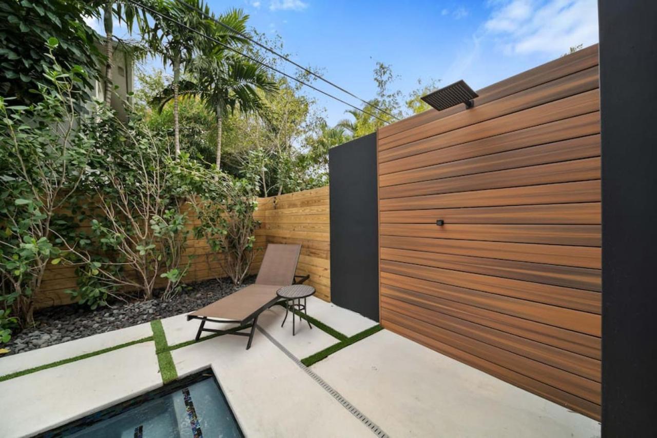 Luxury W 2 Pools Near Holiday home Fort Lauderdale