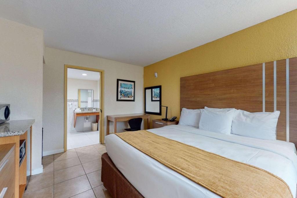 Rodeway & Lauderdale Airport & Cruise Port Hotel Fort Lauderdale