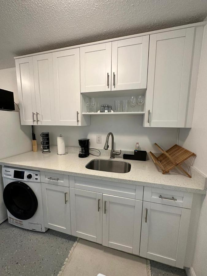 Apartment Cozy & Confy Apt W/full Kitchen For 4ppl *