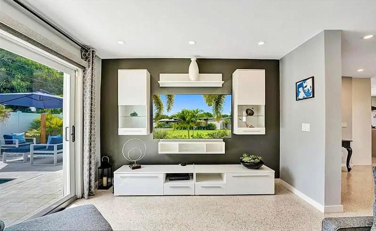 Bliss 10 Mins To Waves, 3br Oasis With Pool