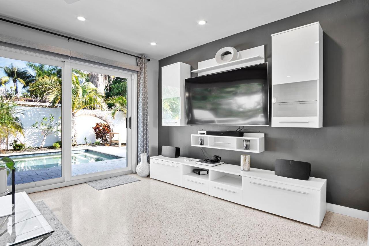 Bliss 10 Mins To Waves, 3br Oasis With Pool *