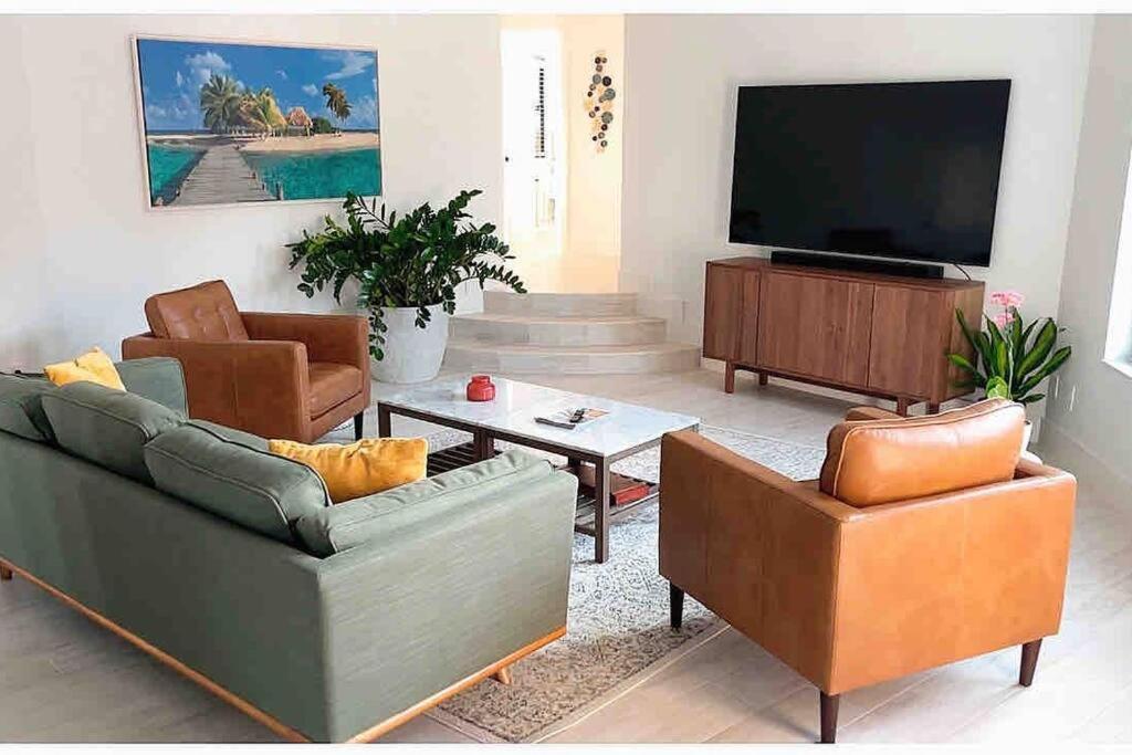 Holiday home Pearl-by-the-sea; Private Pool; Walk To The Fort Lauderdale