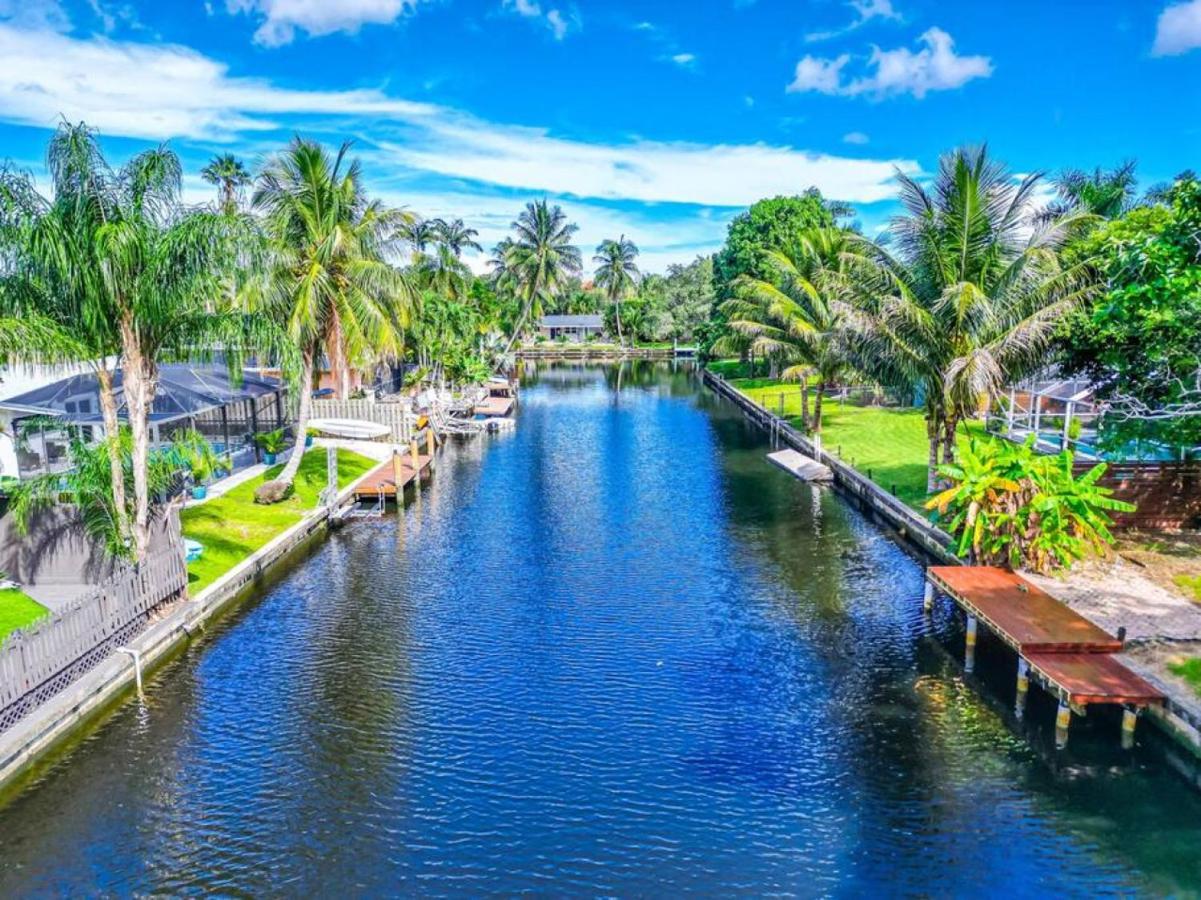 Holiday home Charming Waterfront Pool