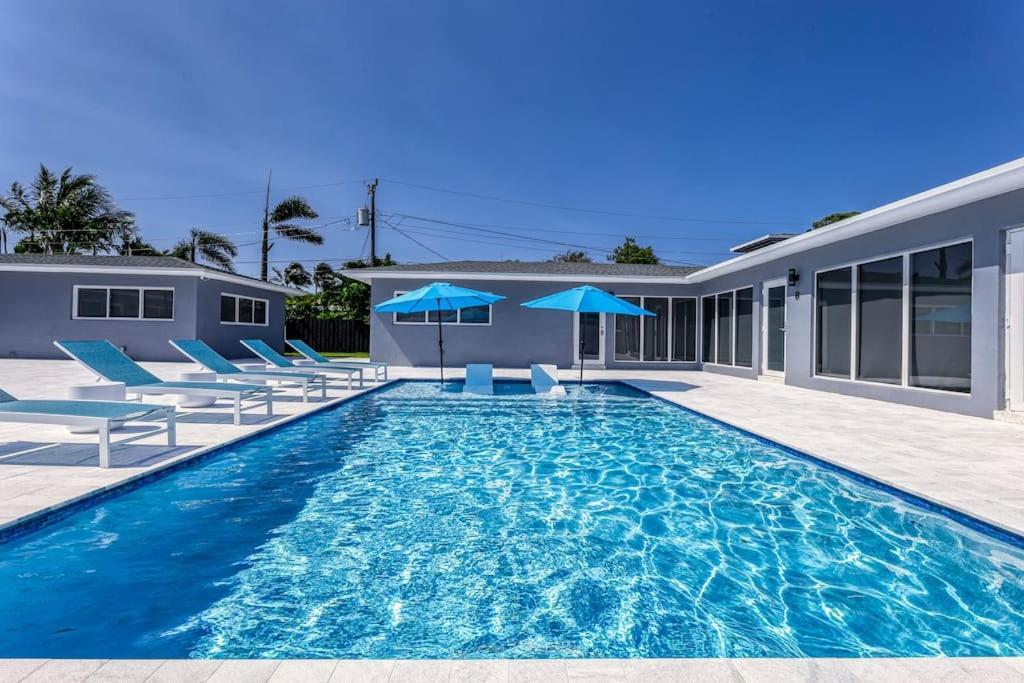 Sunshine Manors 2025-b Apartment