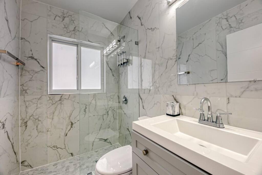 Apartment Sunshine Manors 2025-b