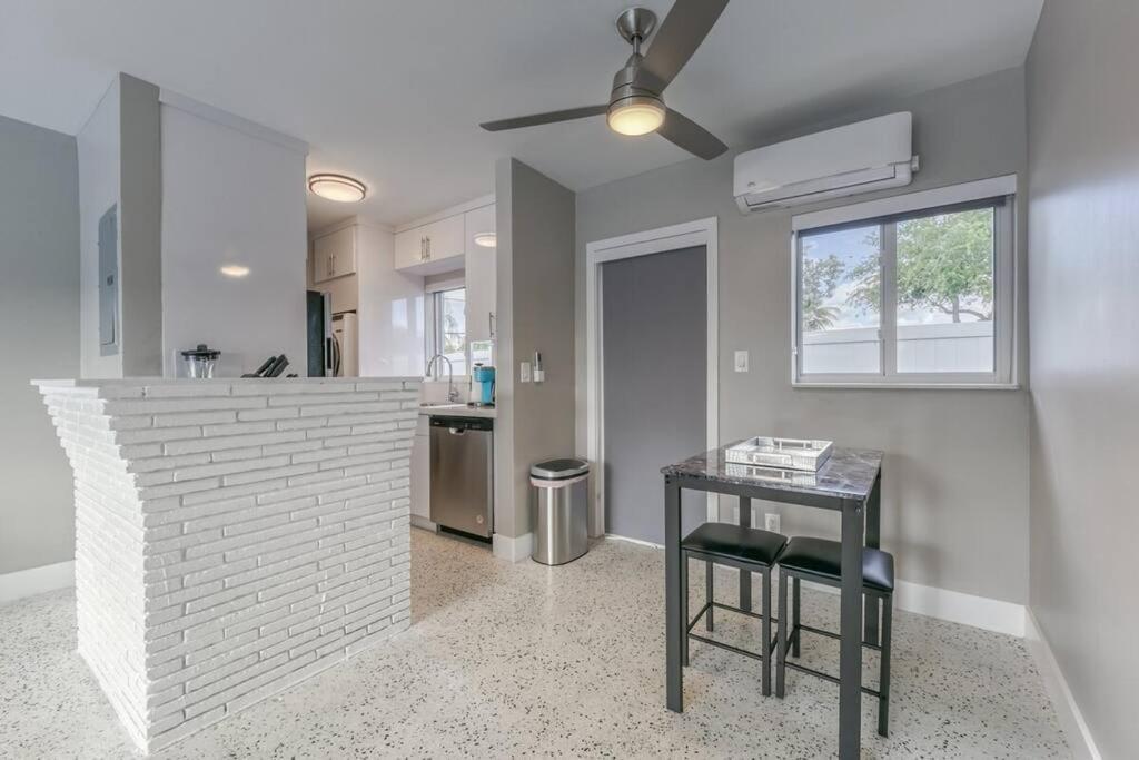 Apartment Sunshine Manors 2025-b *