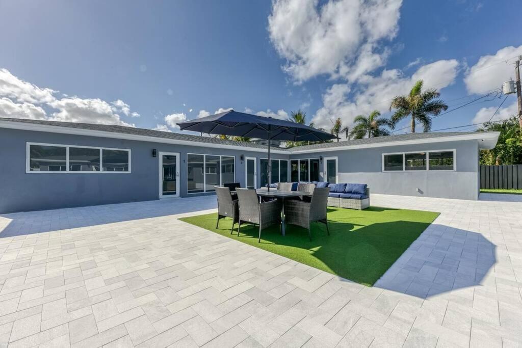 Sunshine Manor 2009 Fort Lauderdale