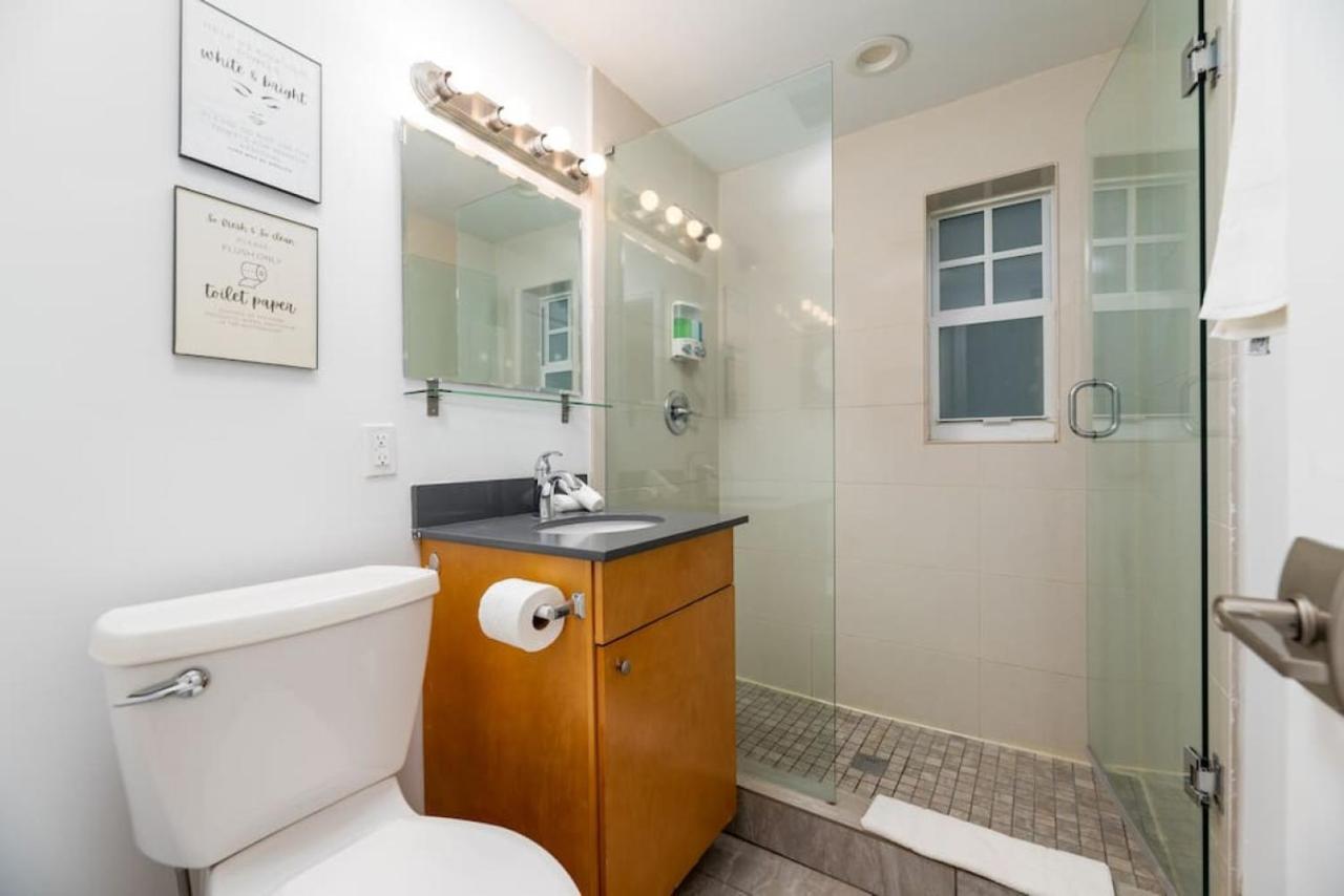 Bayshore Breeze Free Parking 5 *
