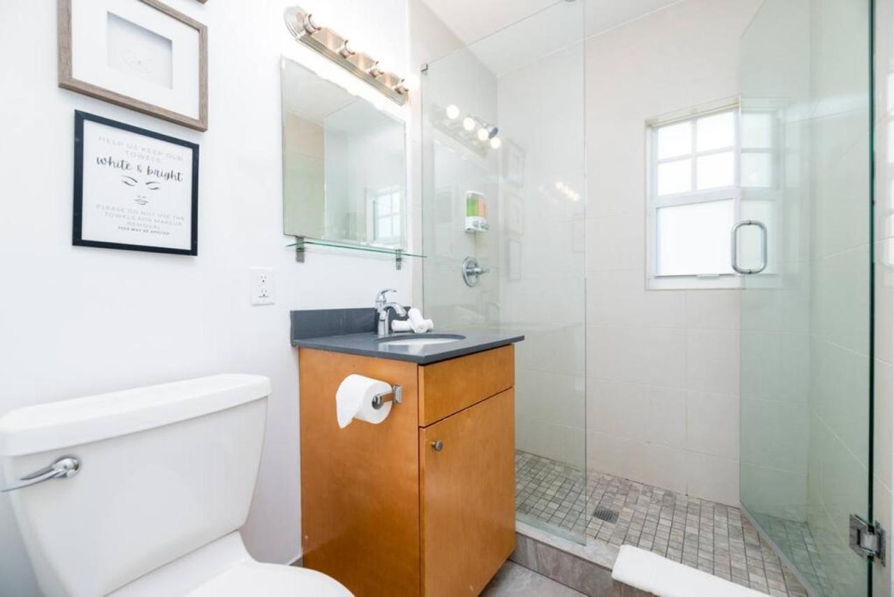 Bayshore Breeze Free Parking 9 * Fort Lauderdale