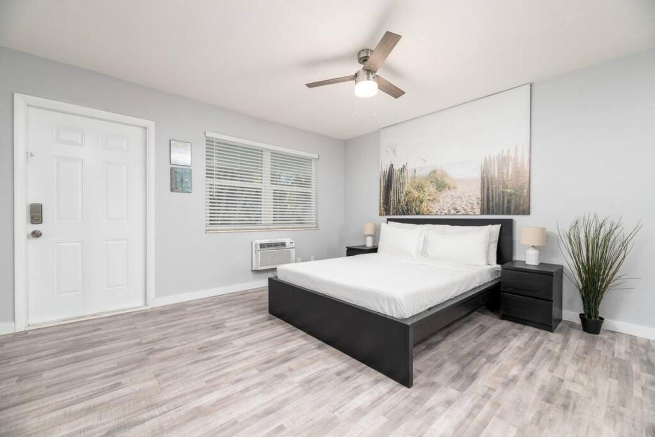 Apartment Just Off Wilton Drive 8 *
