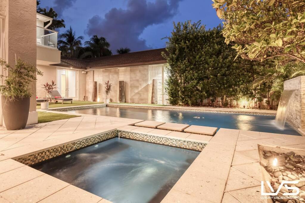 Poinciana-luxehome Wlk2beach Heatedpool Hottub Holiday home *