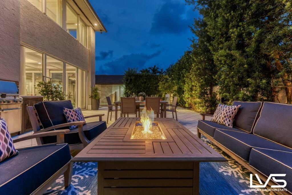 Poinciana-luxehome Wlk2beach Heatedpool Hottub Holiday home Fort Lauderdale