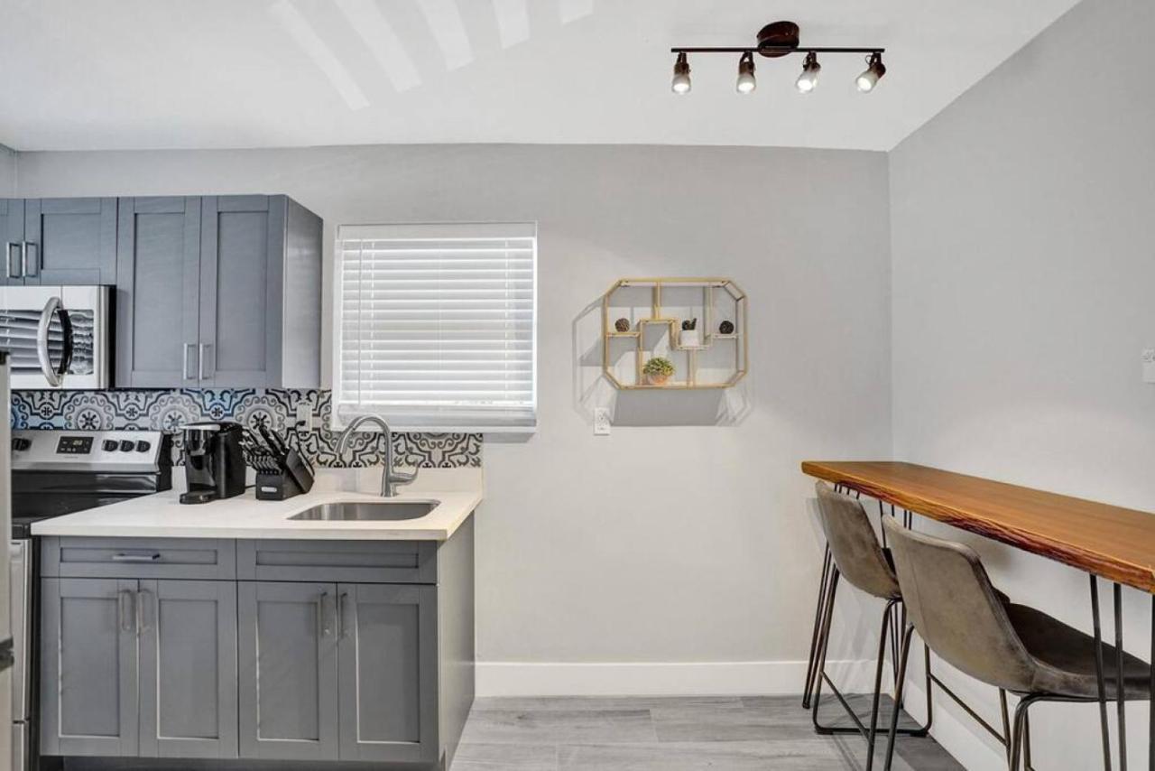 Apartment Rustic Retreats Beachy 1br For 4 Guests In The Heart Of Lauderdale *