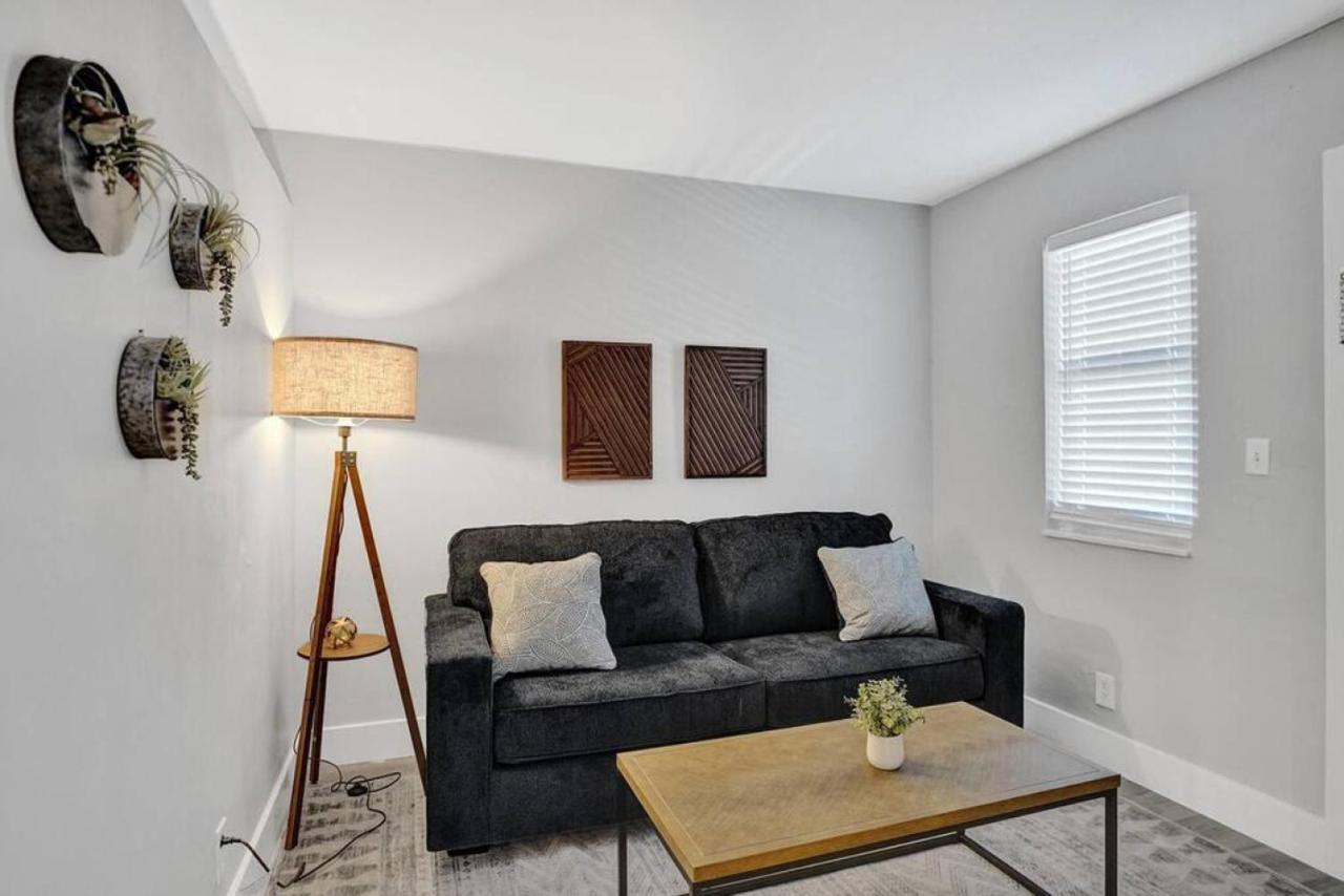Apartment Rustic Retreats Beachy 1br For 4 Guests In The Heart Of Lauderdale *