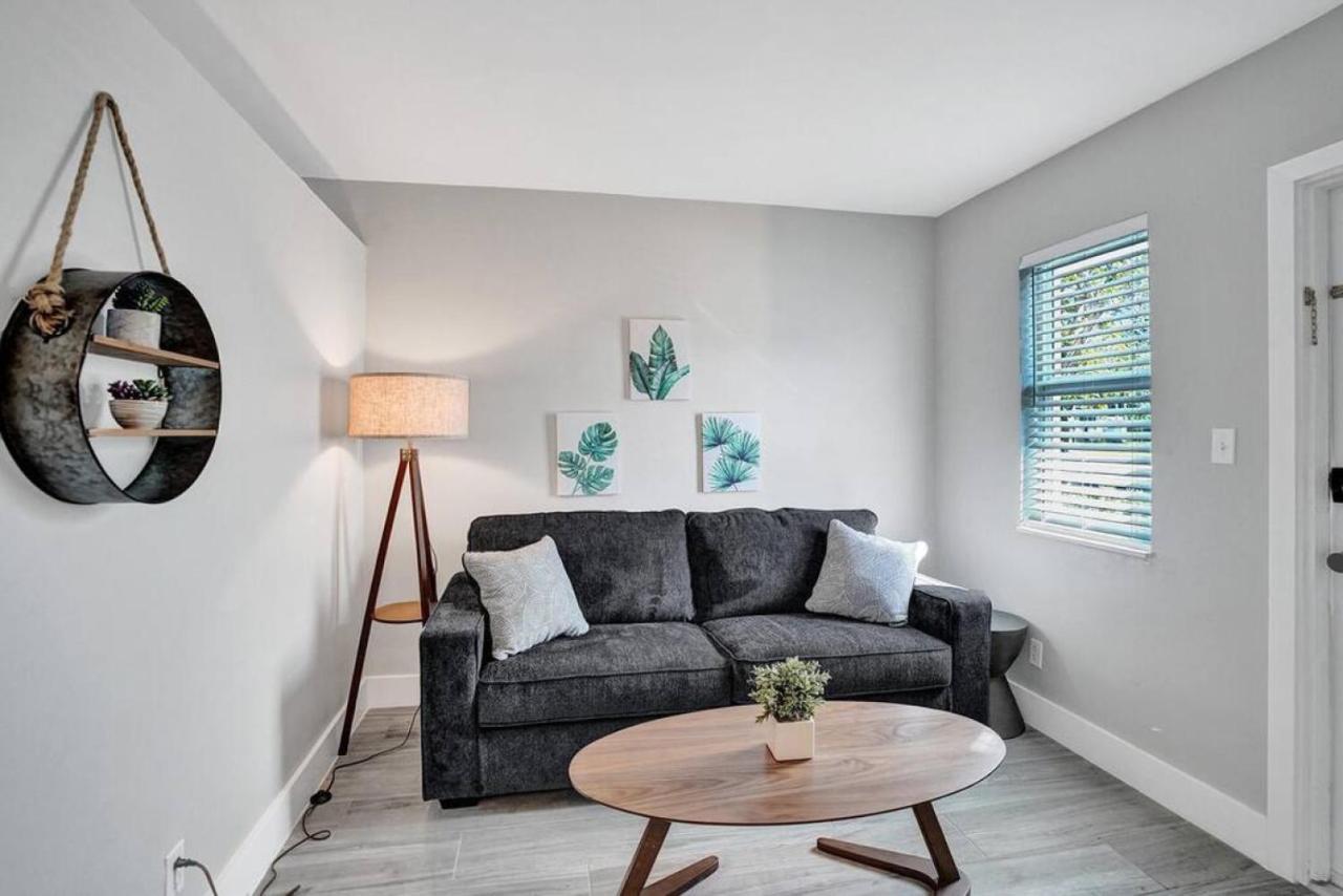 Apartment Rustic Retreats Beachy 1br For 4 Guests In The Heart Of Lauderdale *