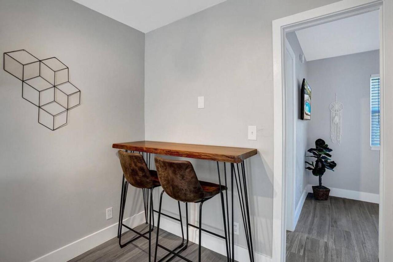 Apartment Rustic Retreats Beachy 1br For 4 Guests In The Heart Of Lauderdale *