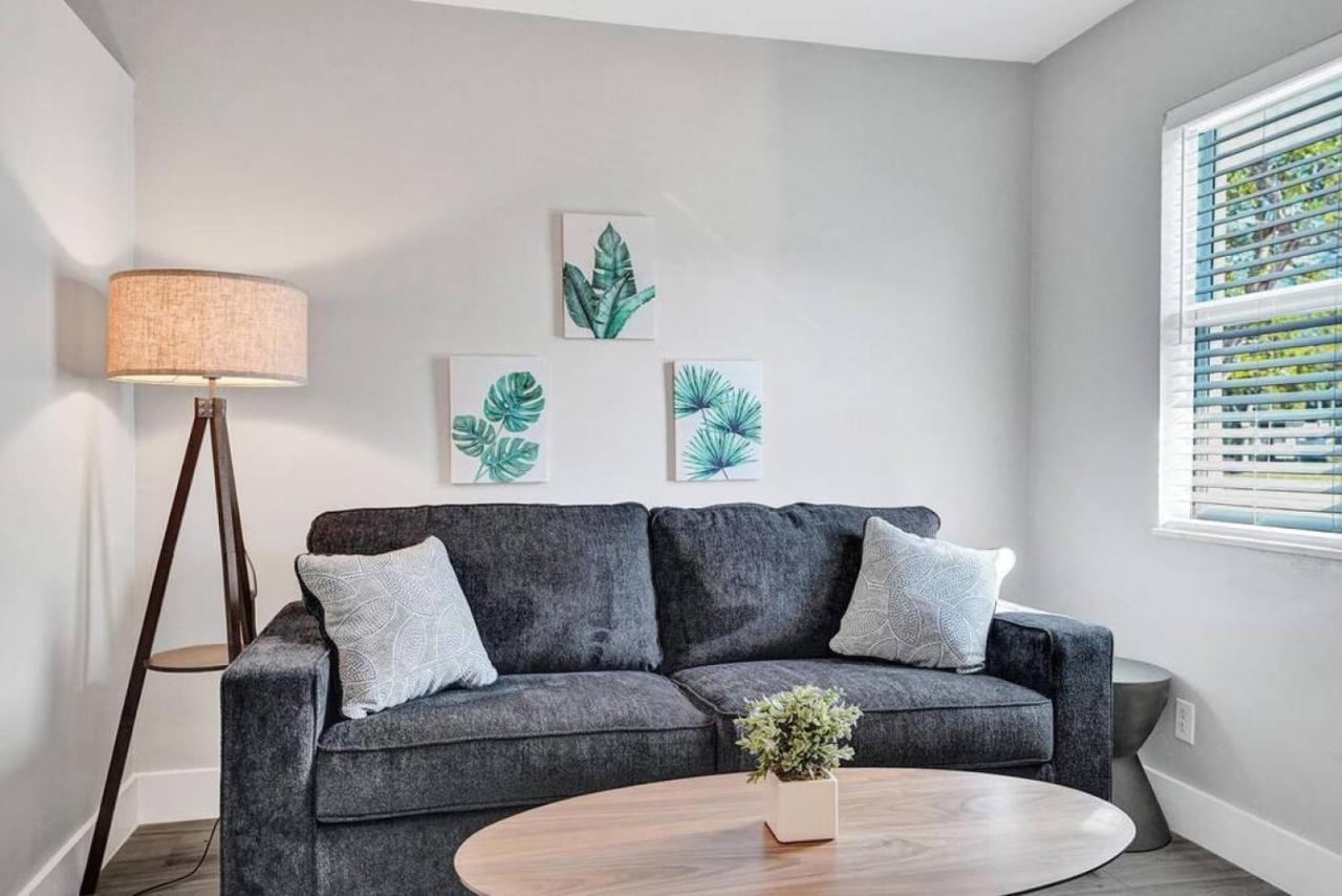 Rustic Retreats Beachy 1br For 4 Guests In The Heart Of Lauderdale Apartment *
