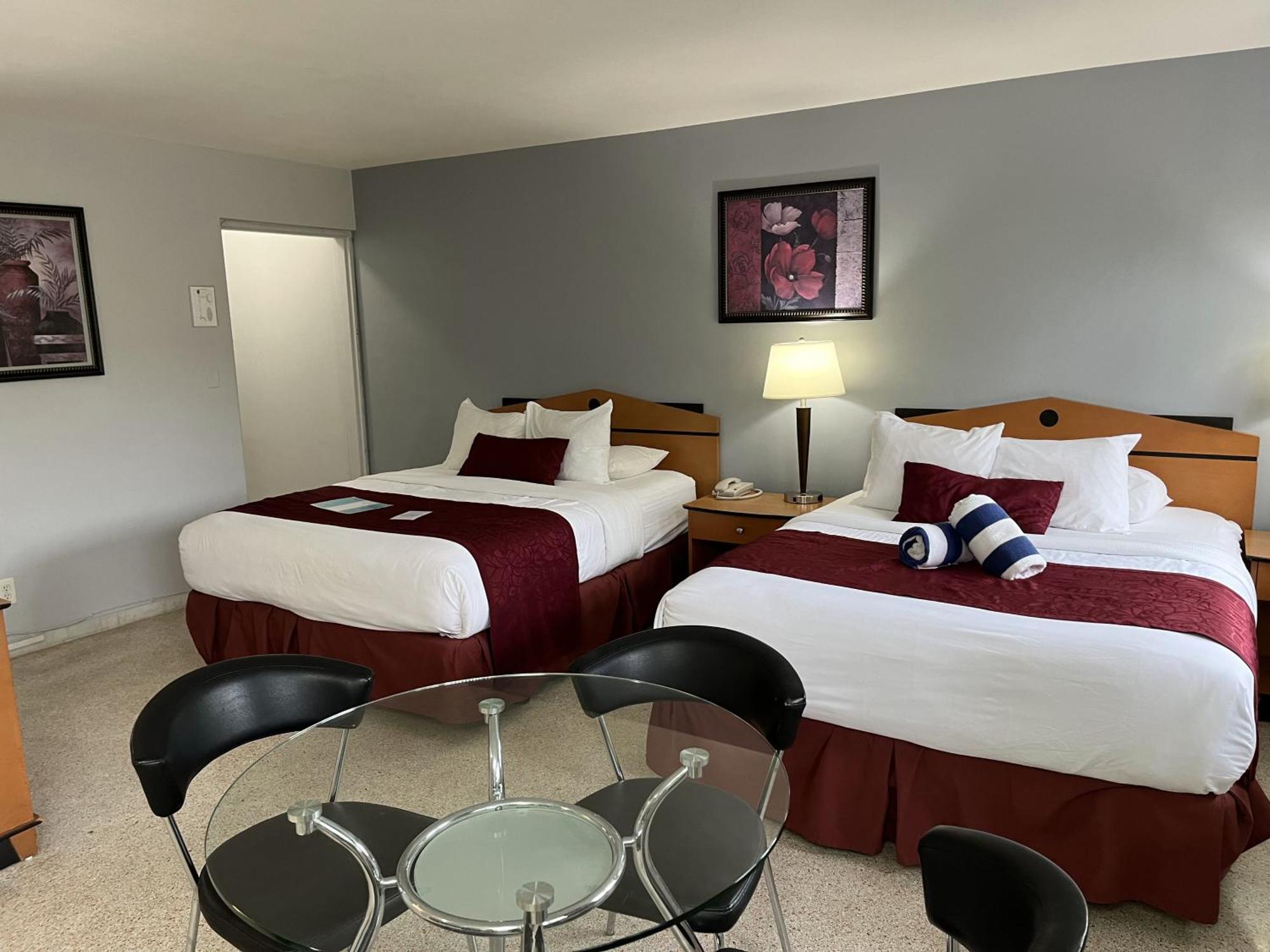 Resort The Grand And & Worthington Male