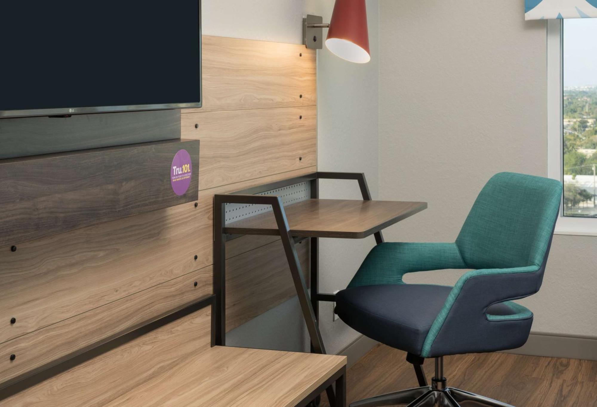 Hotel Tru By Hilton Lauderdale Downtown-flagler Village 3*