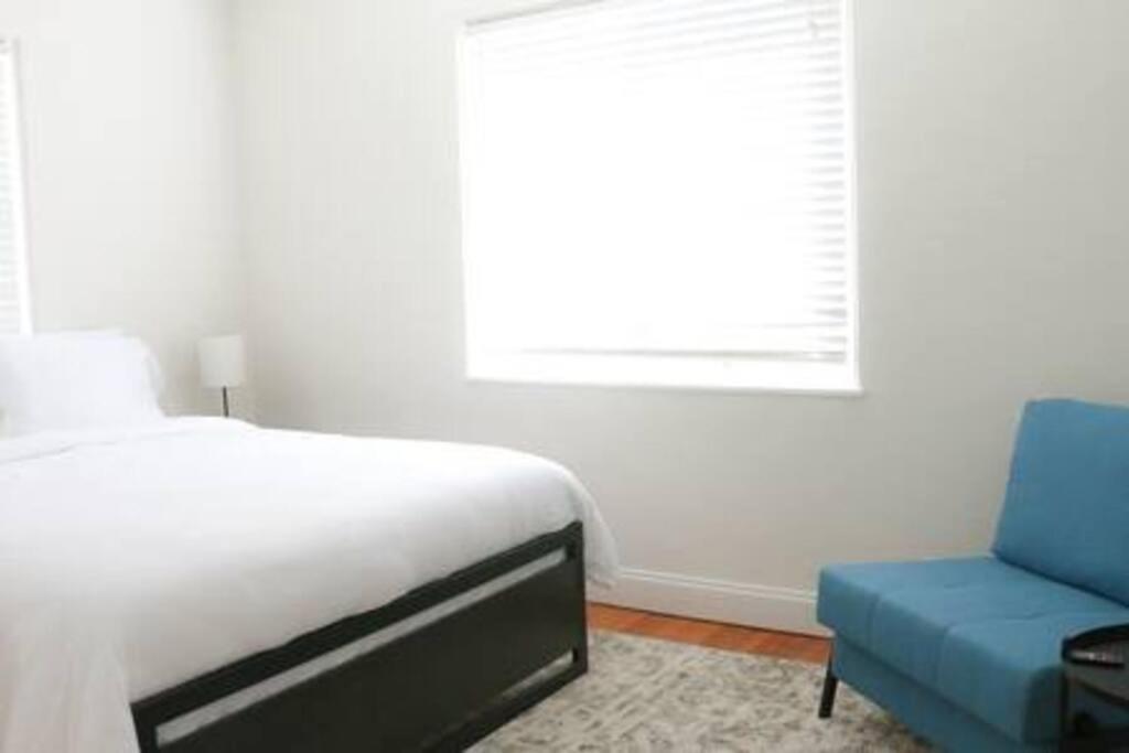 Sunny 3 Bedroom 3 Bath Retreat In Lauderdale Apartment *