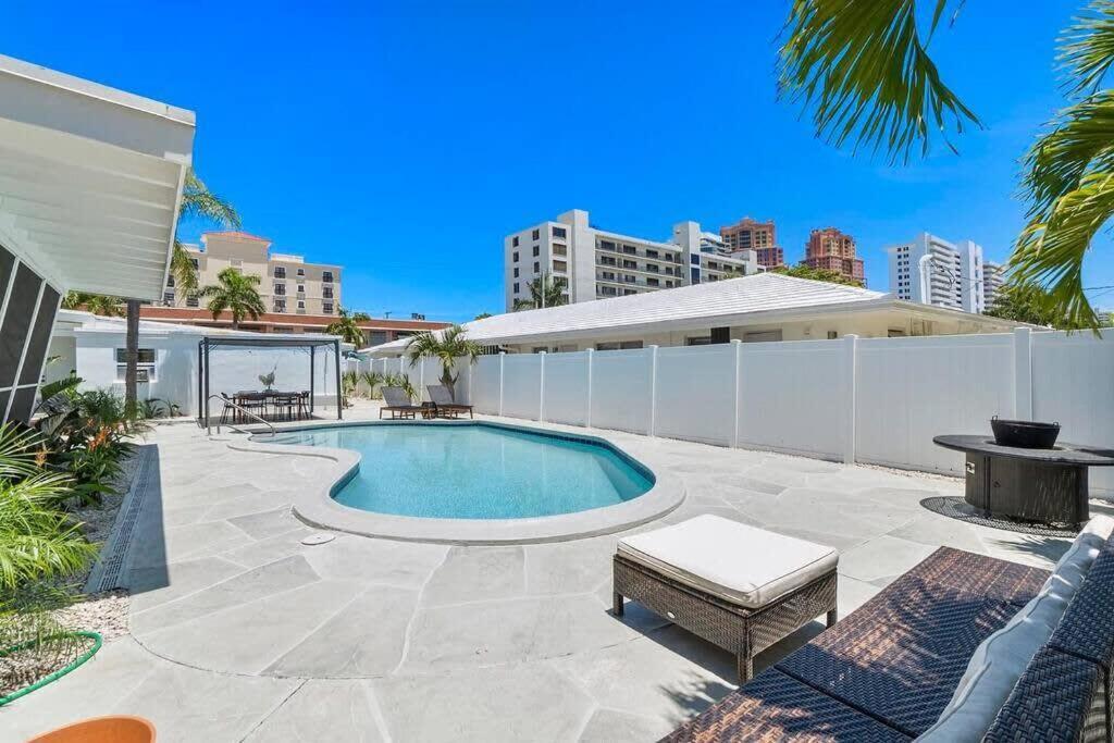 Coconut Walk To The Beachcomfy Beds Firepit Pool Apartment
