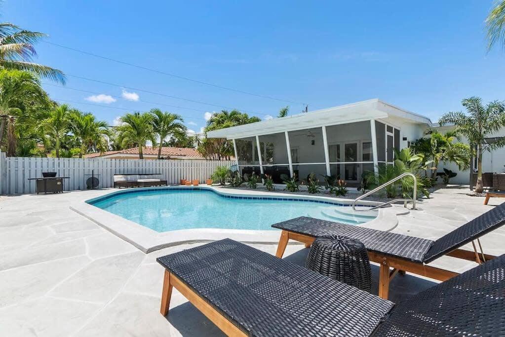 Coconut Walk To The Beachcomfy Beds Firepit Pool *
