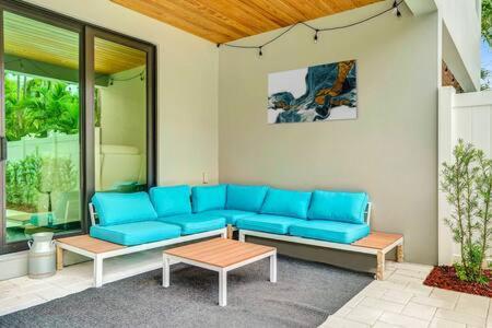 New 4br W Pool Walk To Olas 5mins To Holiday home Fort Lauderdale