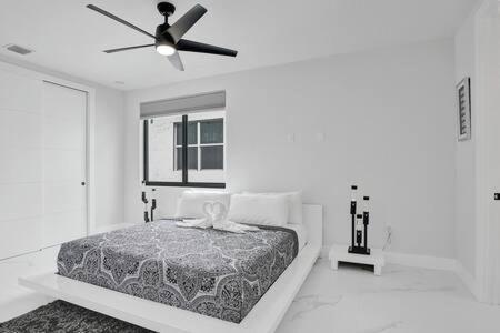 New 4br W Pool Walk To Olas 5mins To Fort Lauderdale