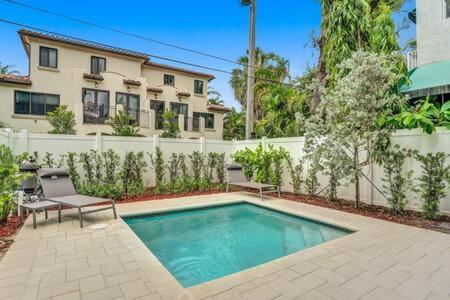 Holiday home New 4br W Pool Walk To Olas 5mins To Fort Lauderdale