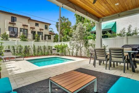 Holiday home New 4br W Pool Walk To Olas 5mins To Fort Lauderdale