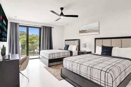 New 4br W Pool Walk To Olas 5mins To Holiday home *