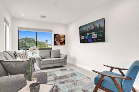 Holiday home New 4br W Pool Walk To Olas 5mins To