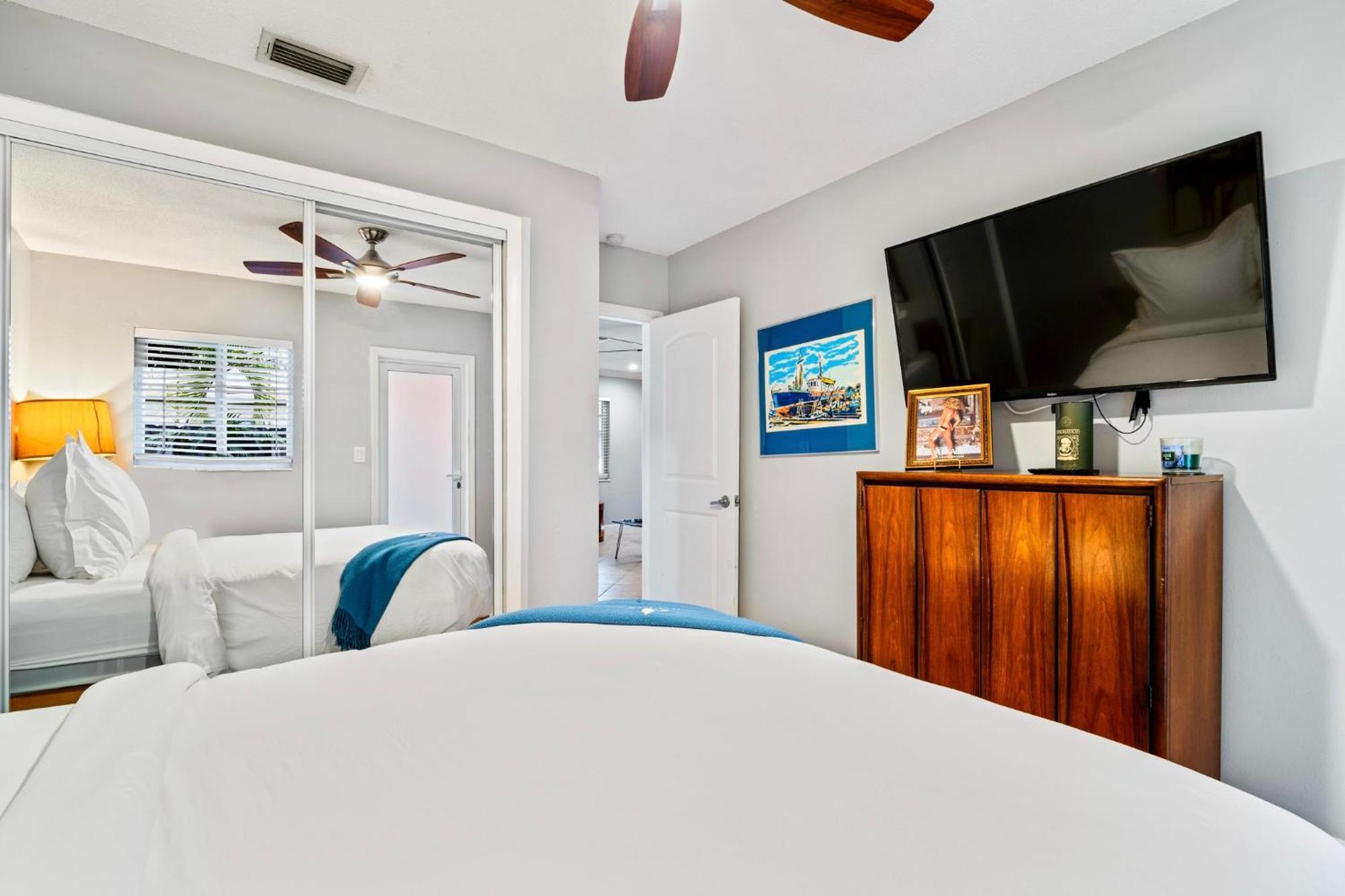 Wilton Manors 2br Charm! Walk To The Drive Apartment *