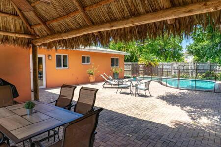 Villa Hidden Gem Vacation W Private Pool & Tikihut