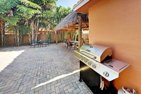 Hidden Gem Vacation W Private Pool & Tikihut