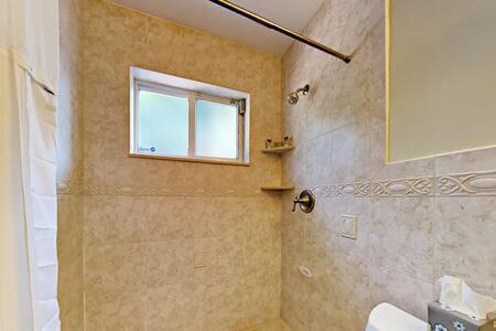 Hidden Gem Vacation W Private Pool & Tikihut Villa *
