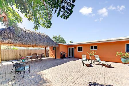 Villa Hidden Gem Vacation W Private Pool & Tikihut