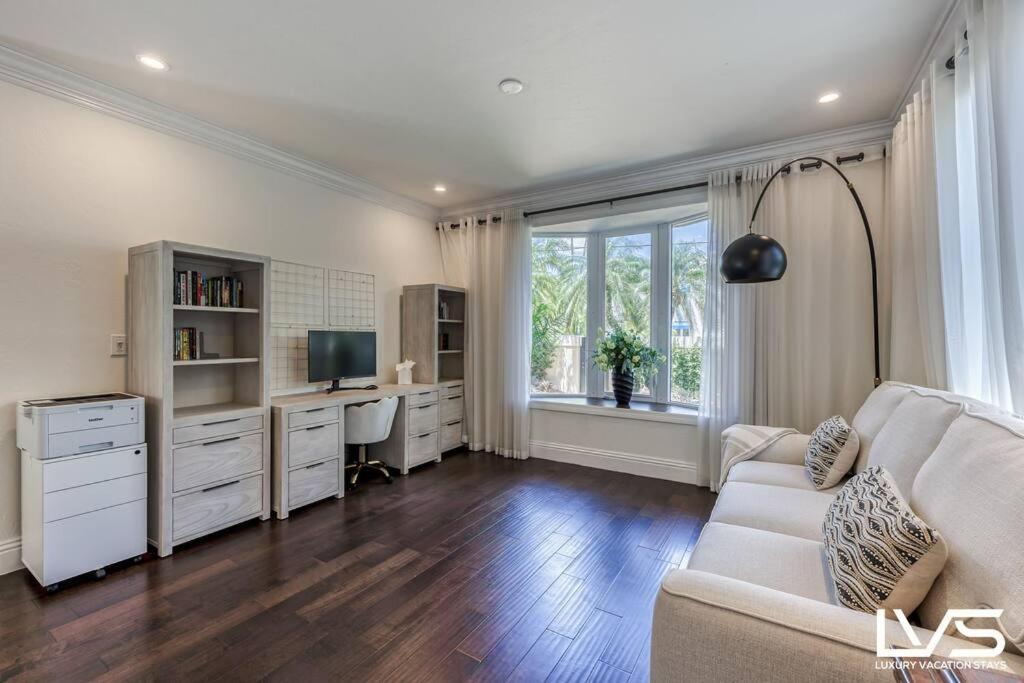 Poinciana-luxehome Wlk2beach Heatedpool Hottub Holiday home Fort Lauderdale