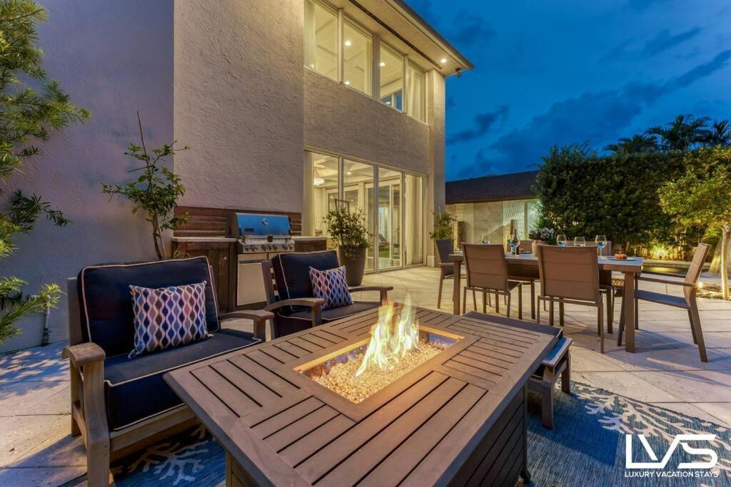 Poinciana-luxehome Wlk2beach Heatedpool Hottub Holiday home Fort Lauderdale