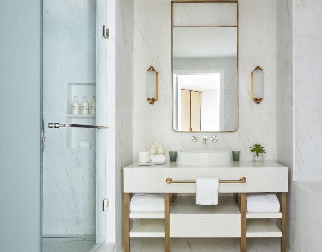 Four Seasons And Residences Lauderdale Hotel