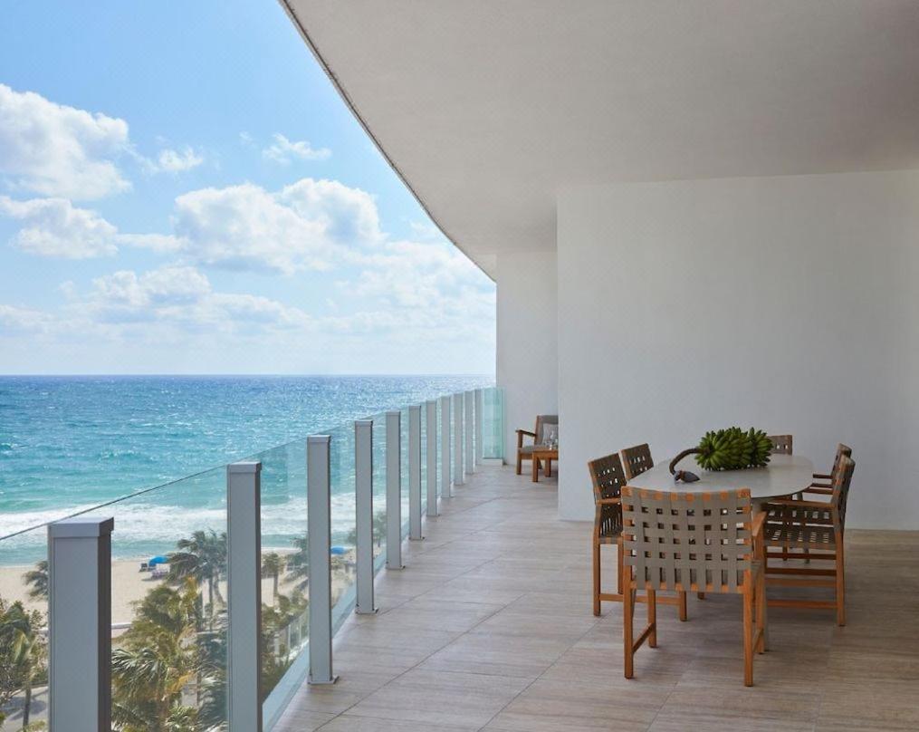 Four Seasons And Residences Lauderdale Hotel