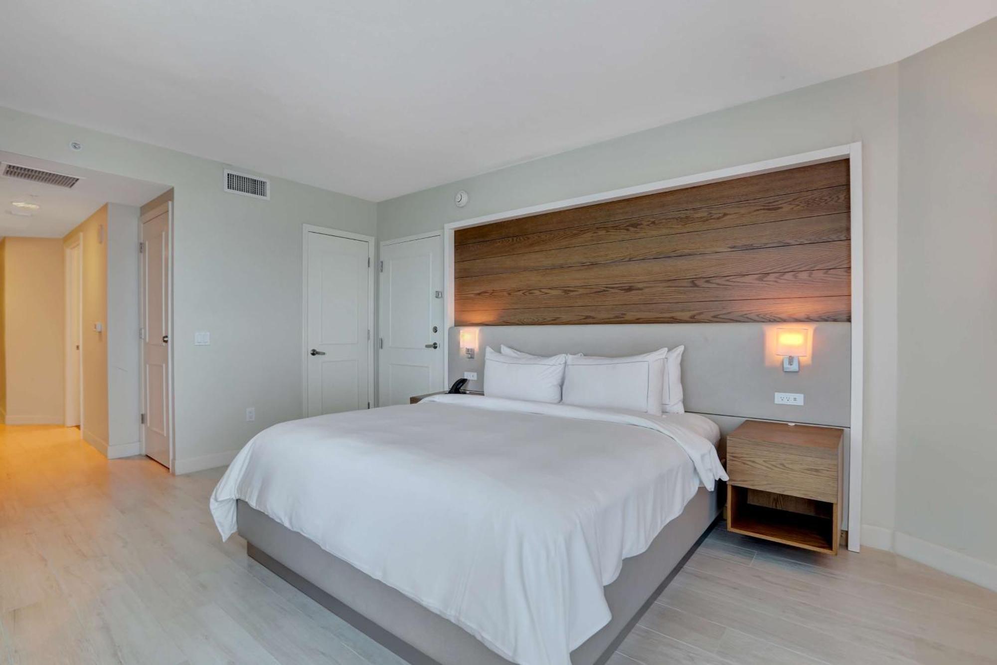 House Lauderdale, A Hilton Fort Lauderdale