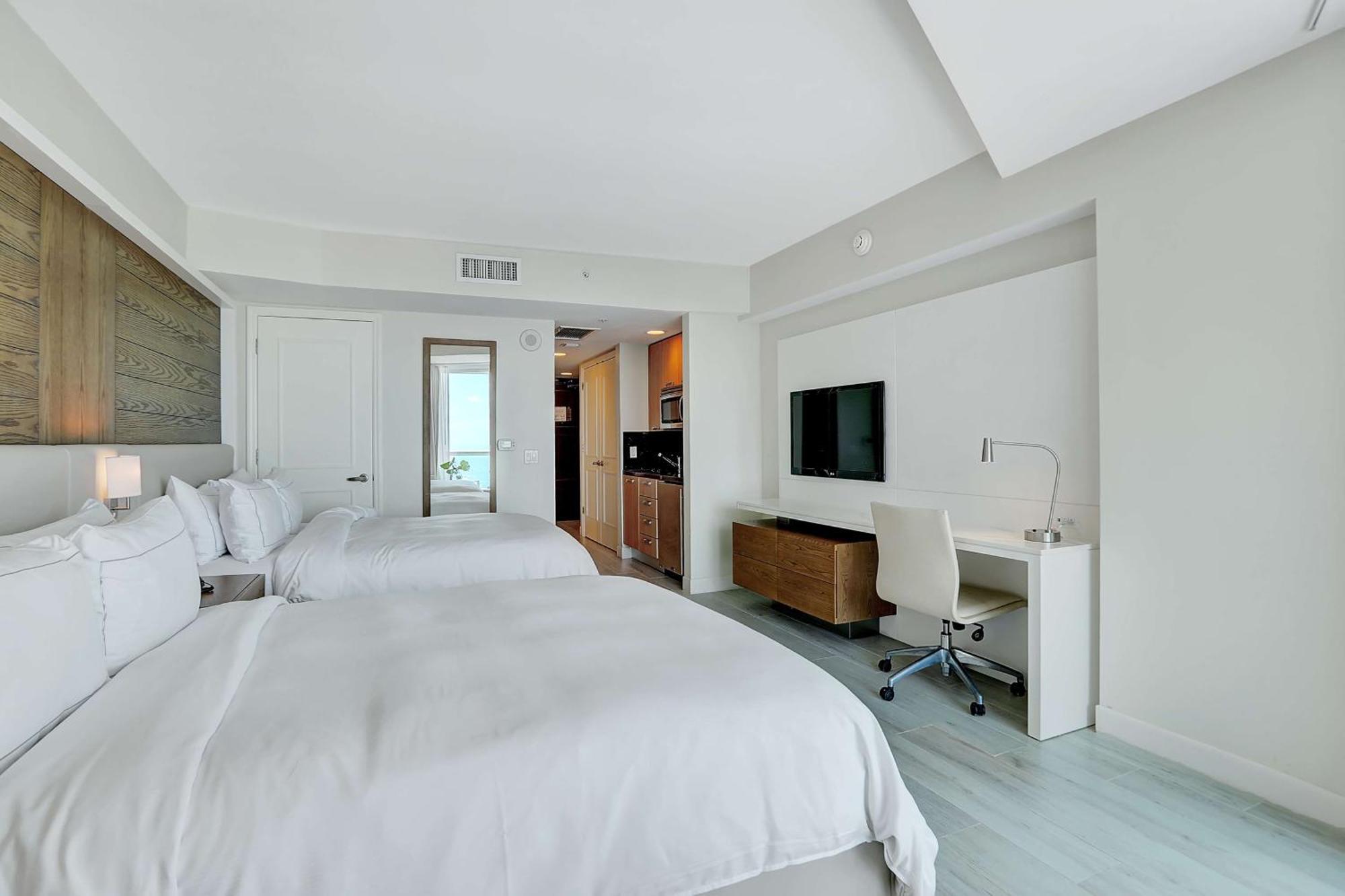 Resort House Lauderdale, A Hilton