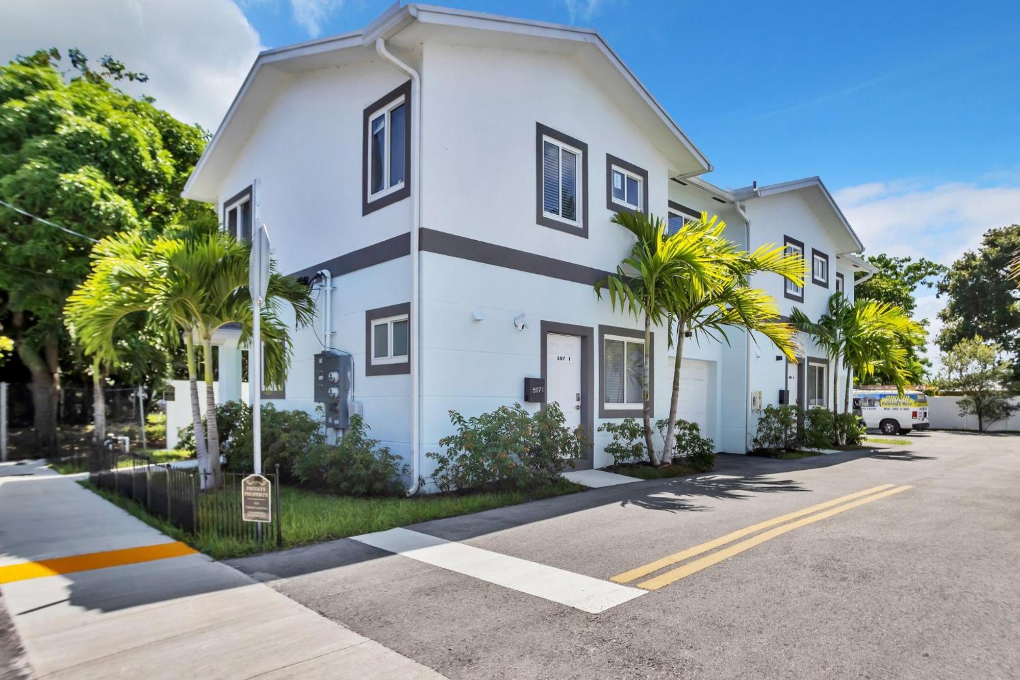 Sistrunk Shades #2 New Downtown Lauderdale Townhomes Fort Lauderdale